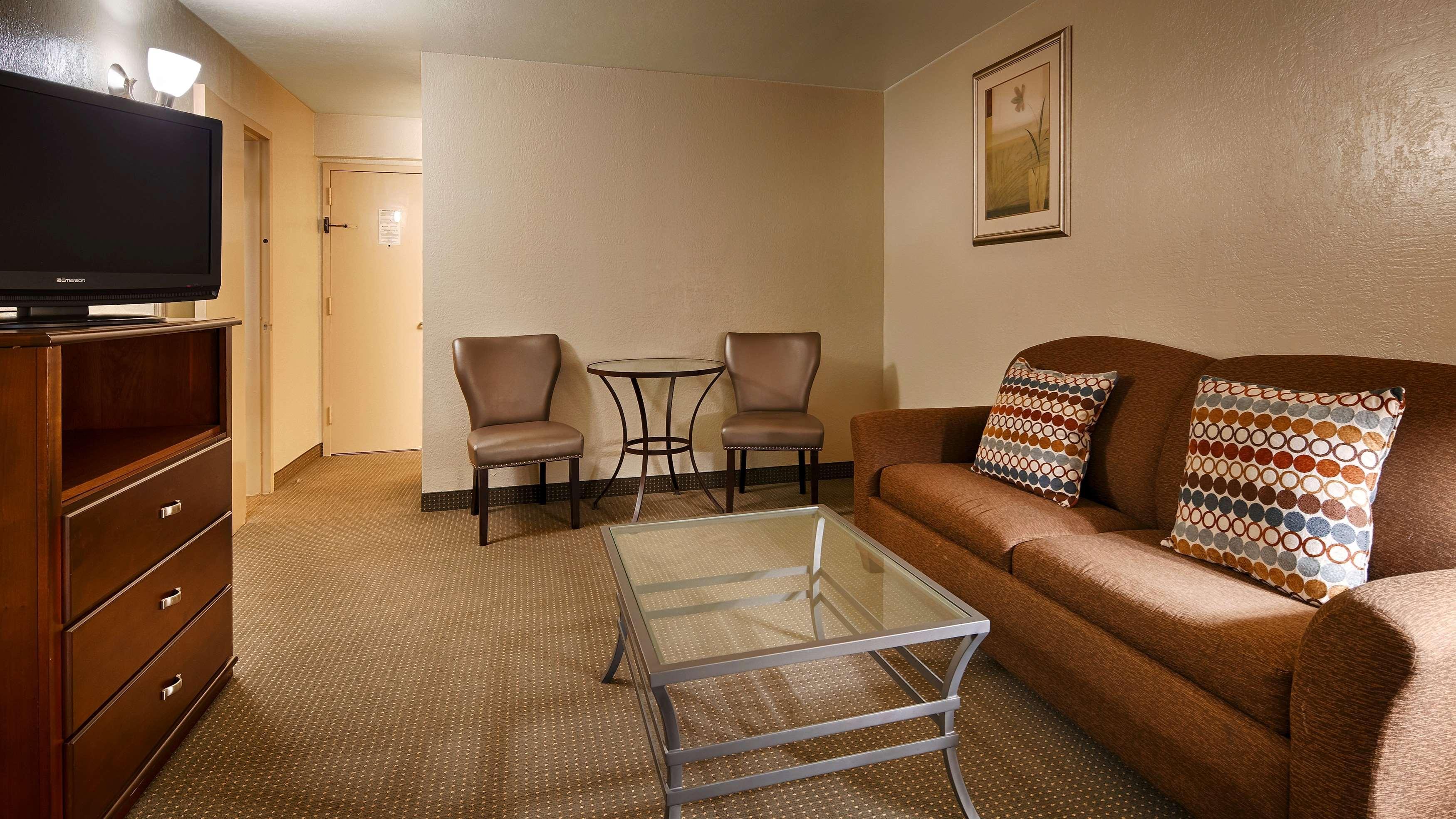 Surestay Plus By Best Western Лотон Экстерьер фото