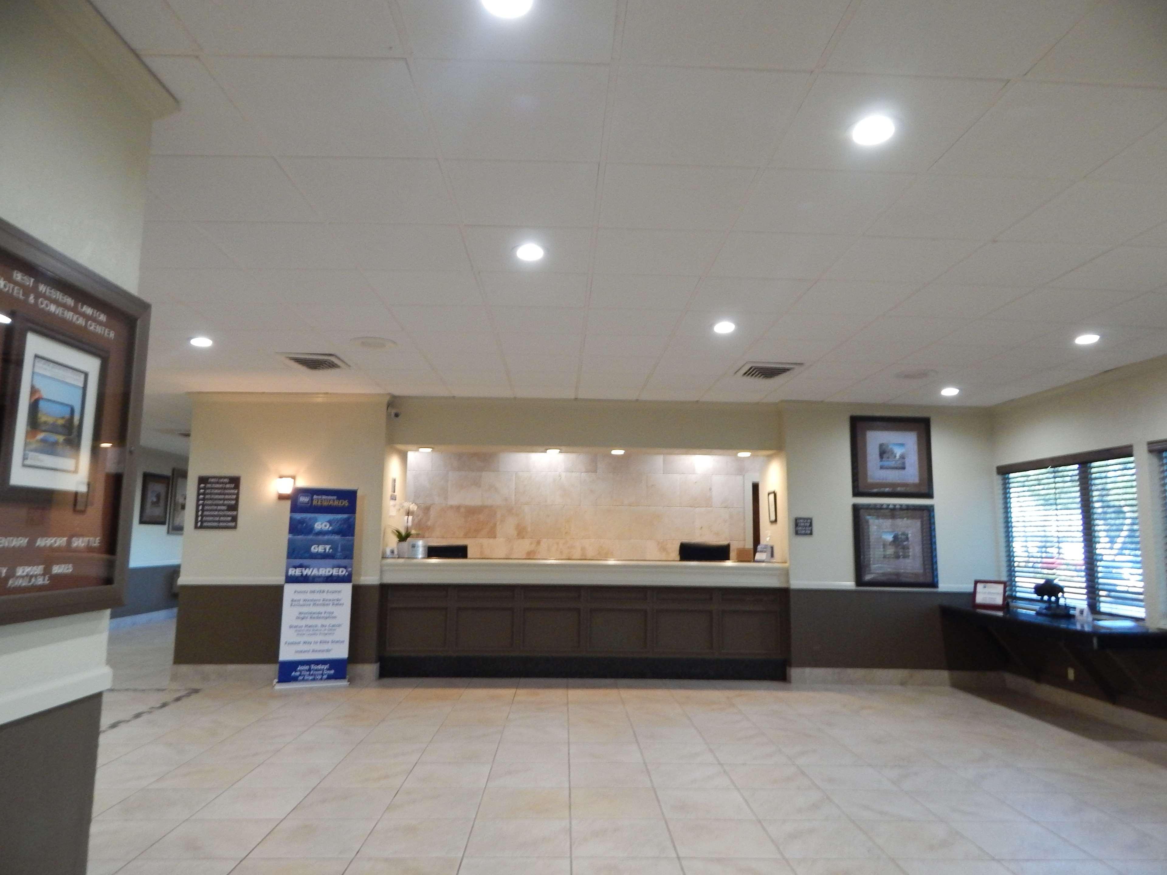 Surestay Plus By Best Western Лотон Экстерьер фото