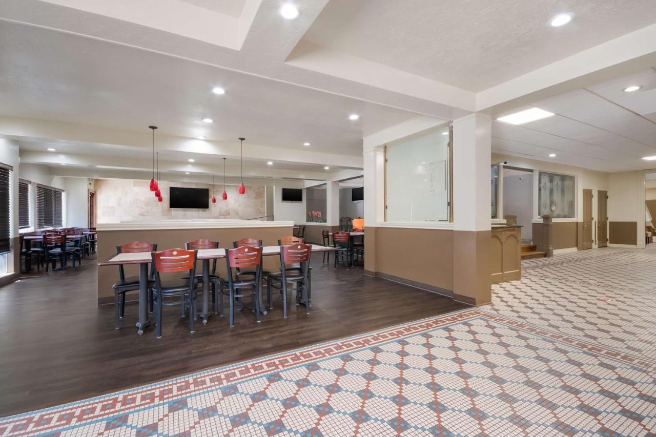 Surestay Plus By Best Western Лотон Экстерьер фото