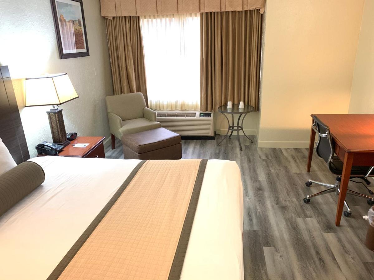 Surestay Plus By Best Western Лотон Экстерьер фото